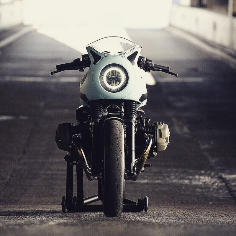 El kit de faro led que tú #ninetracer necesita encuéntralo en en Absolut Motorcraf! #bmwcustom #bmwninet #ninet #r1200gs #caferacer #caferacerbarcelona #boxer #airhead #jvbmoto